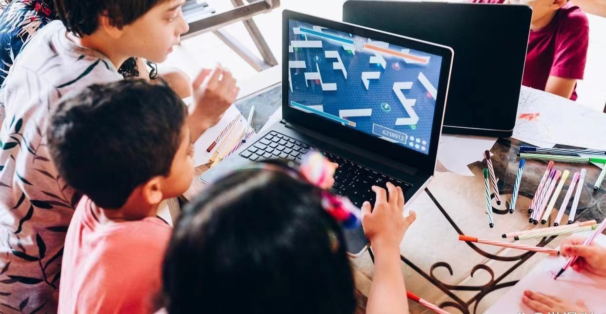 别让恶俗网络烂梗毒害孩子，让人看到